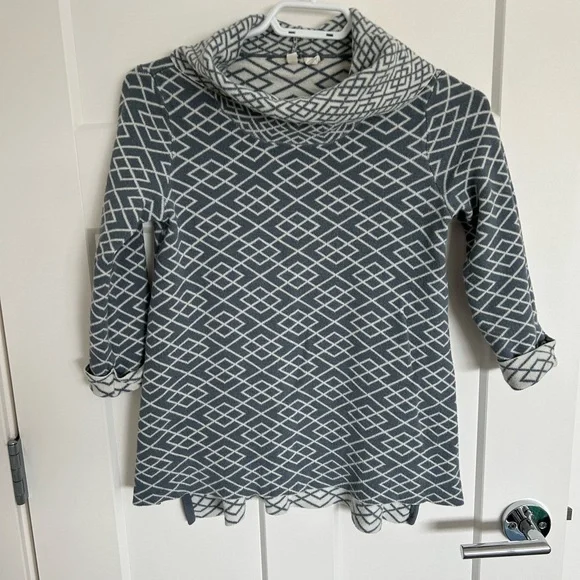 Sweater - Picture 1 of 1